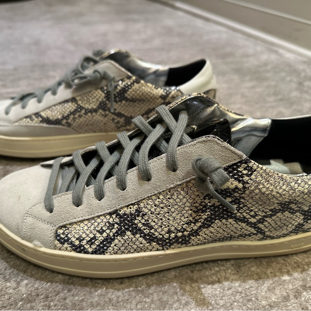 P448 Gray and Black Snake Print Sneakers